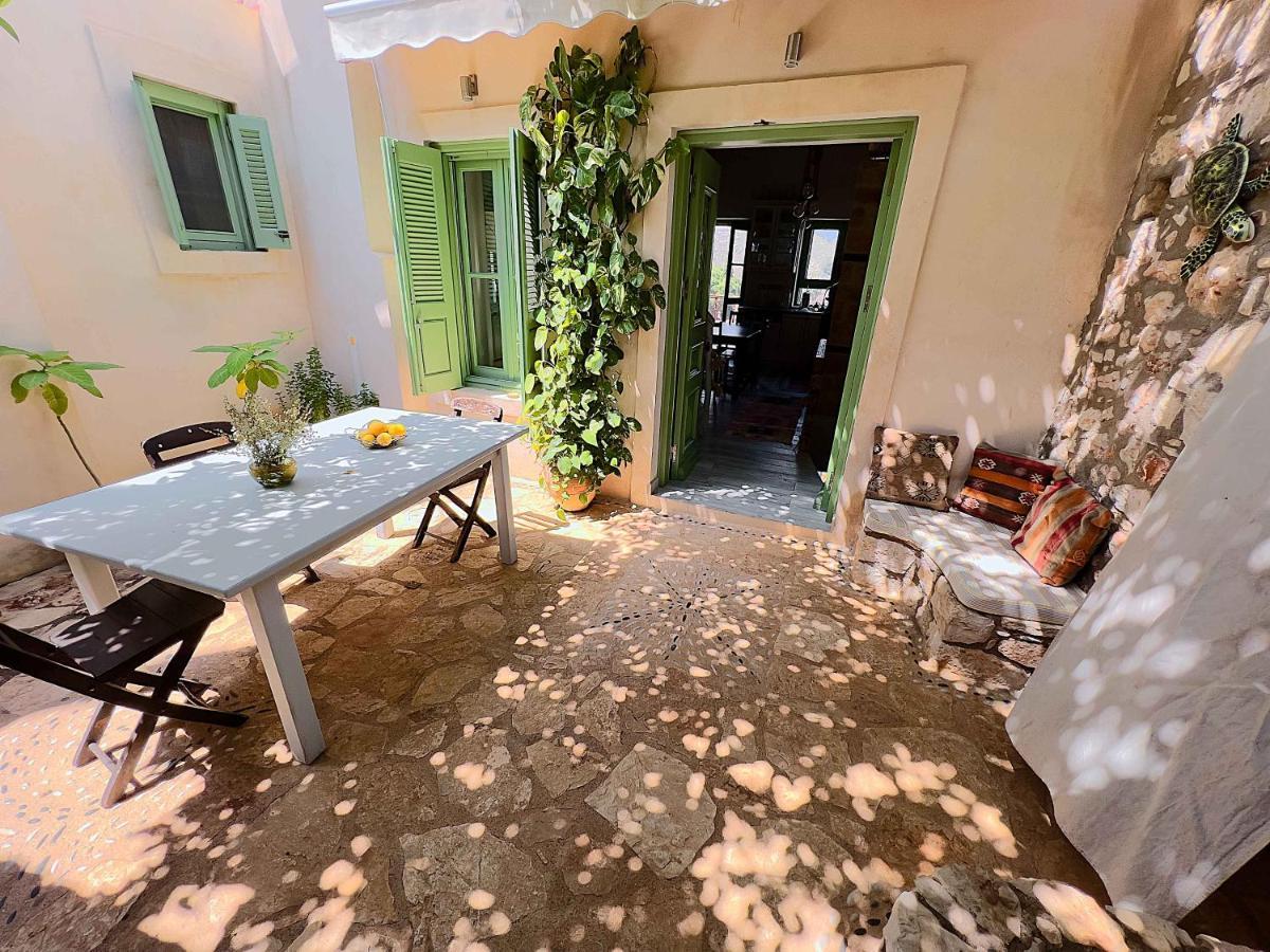 Villa Blue Horizon Kastellorizo Meyísti Exterior foto